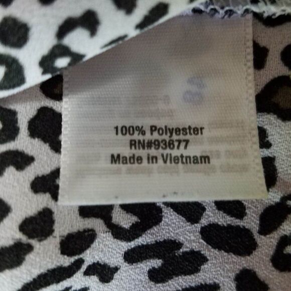 Super Cute Ana Animal Print Sheer Blouse In Size Larrge - Picture 4 of 10